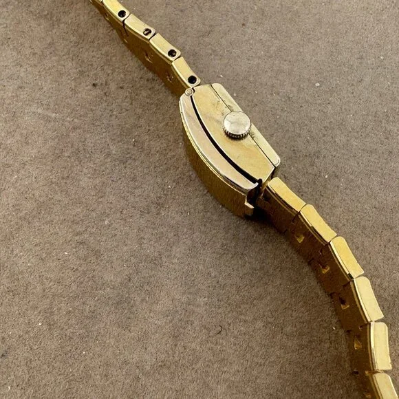 Vintage Bulova Flip or Peak-a-Boo Manual Windup Swiss 17 Jewel Swiss Watch - Picture 6 of 9